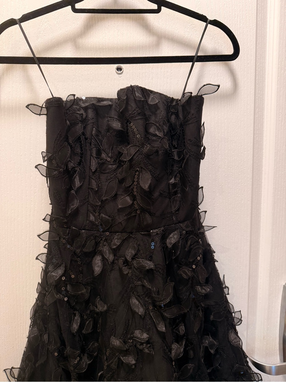 HELSI Celine Sequin 3D Floral Strapless Gown Black Evening Gown Size XS Preloved - Picture 5 of 7